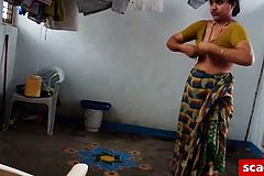 Desi with Hairy Armpit wears saree After bath